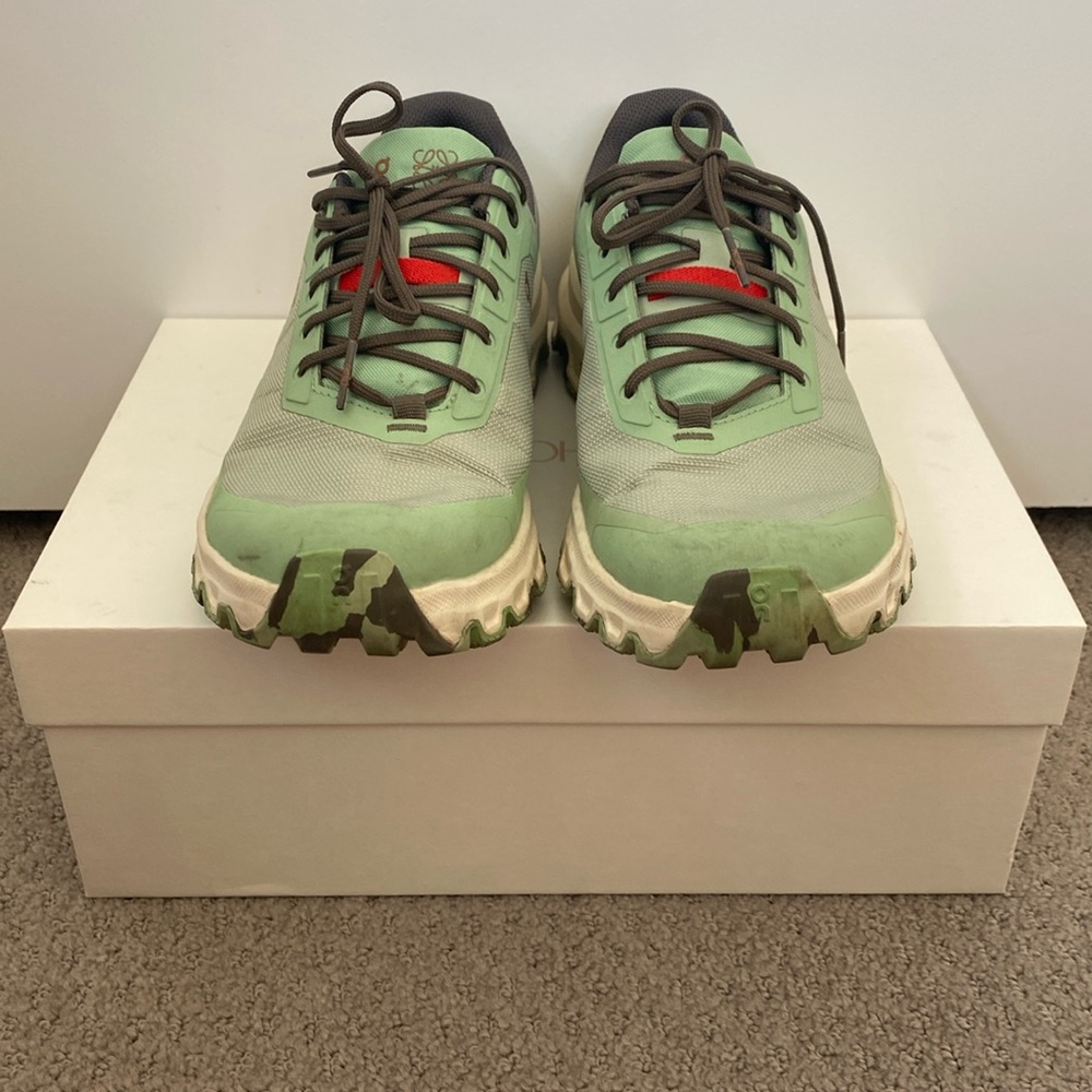 On Cloudventure Running x Loewe sneakers size US 6